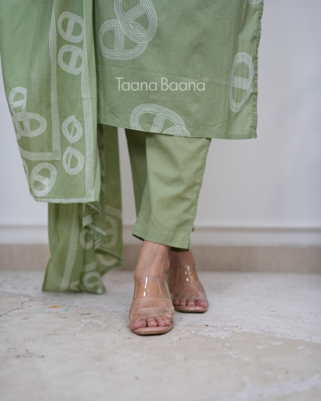 Dupatta Pants Set