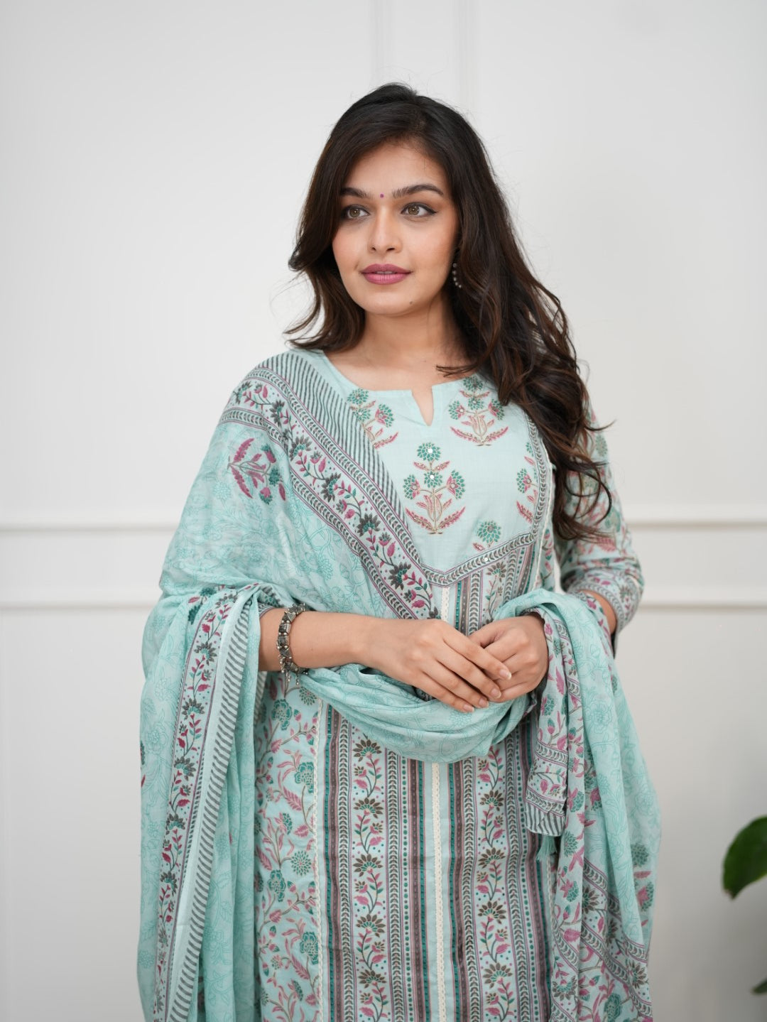 Dupatta Pants Set
