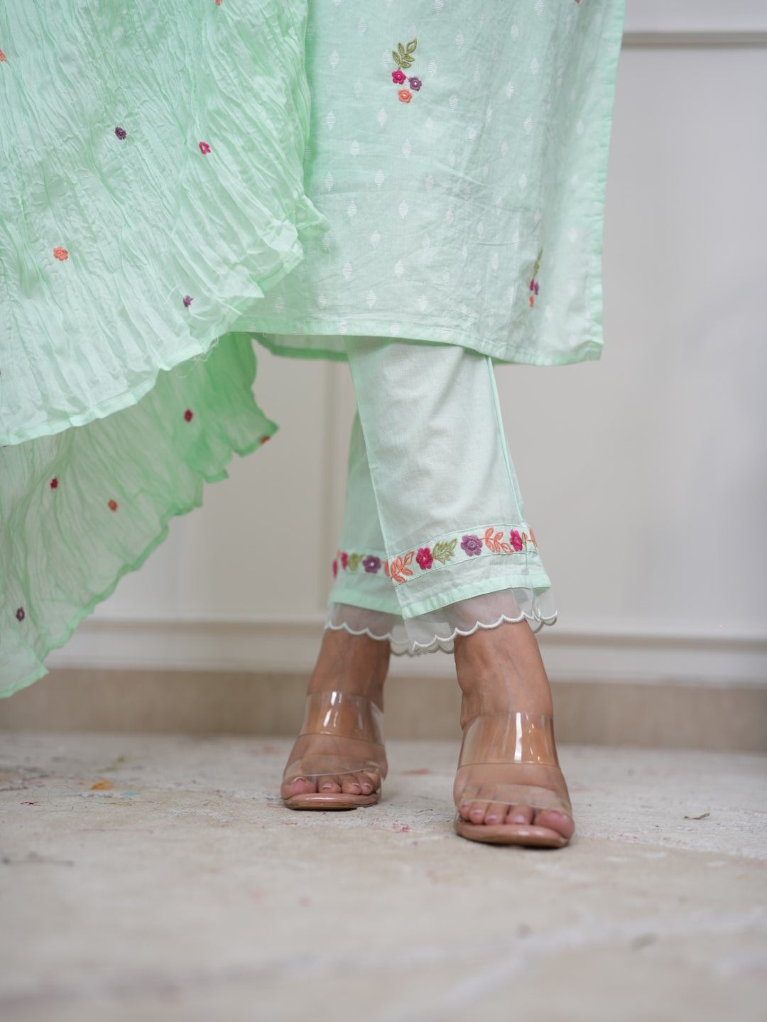 Dupatta Pants Set