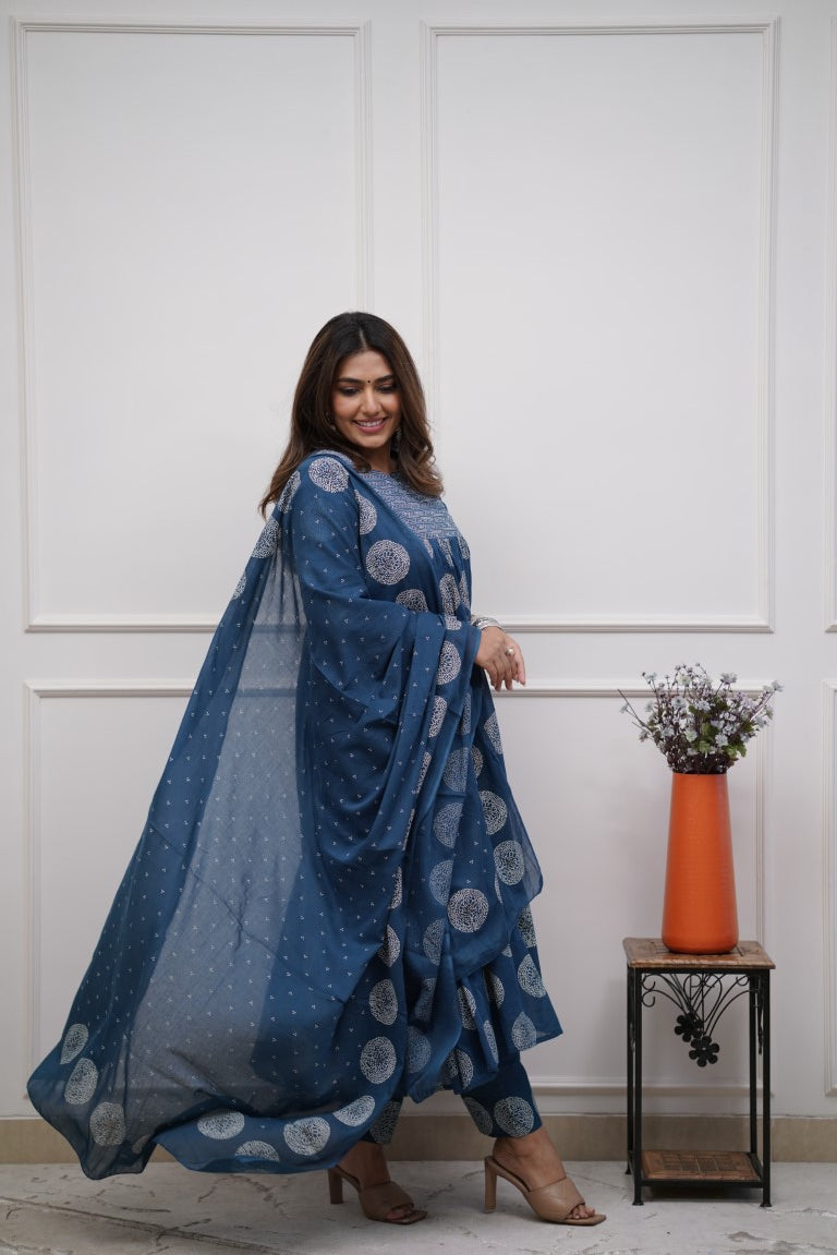 Dupatta Pants Set