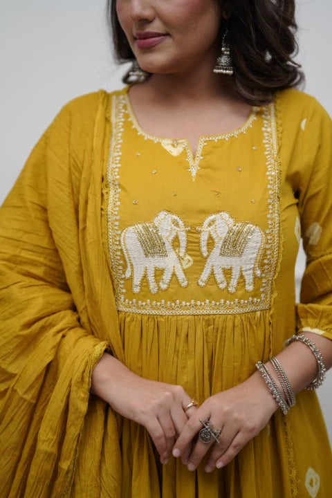 Dupatta Pants Set