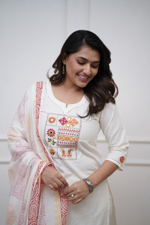 Dupatta Pants Set