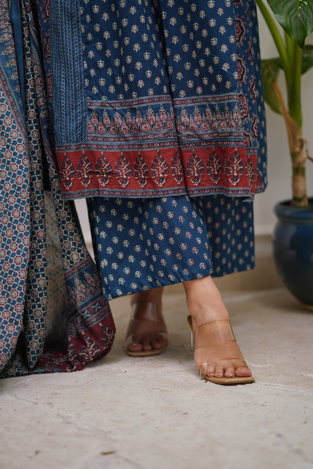 Dupatta Pants Set