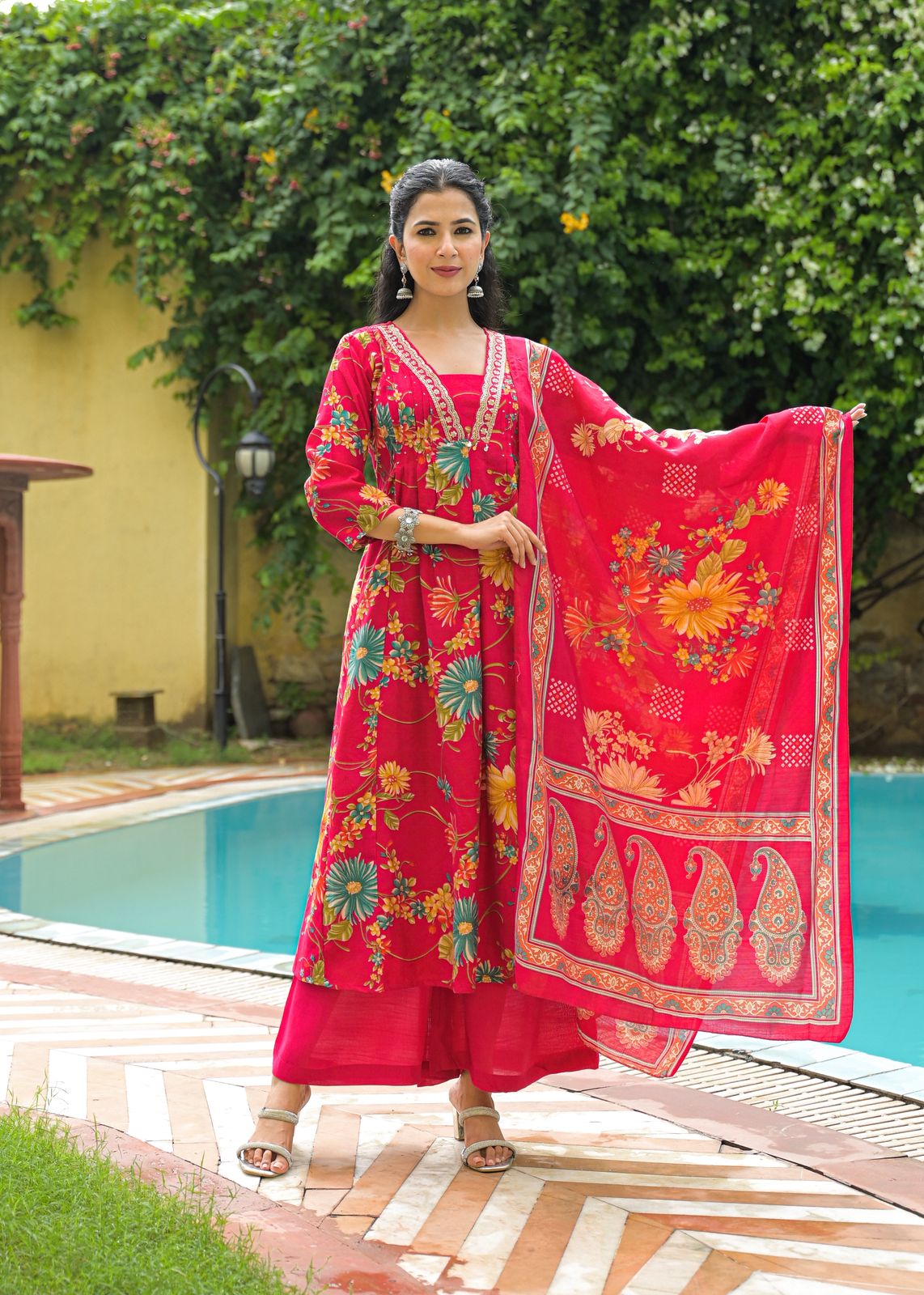 Dupatta Pants Set