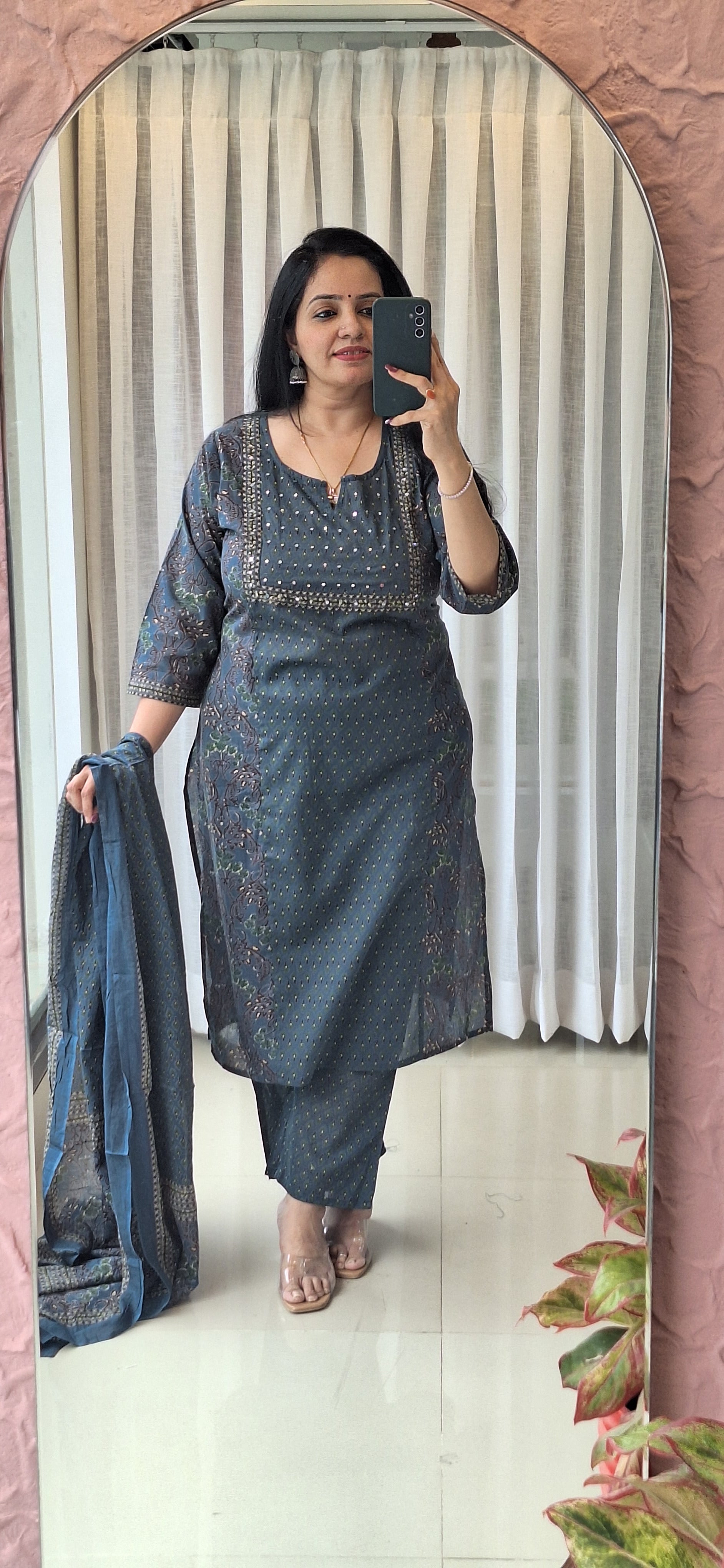 Dupatta Pants Set