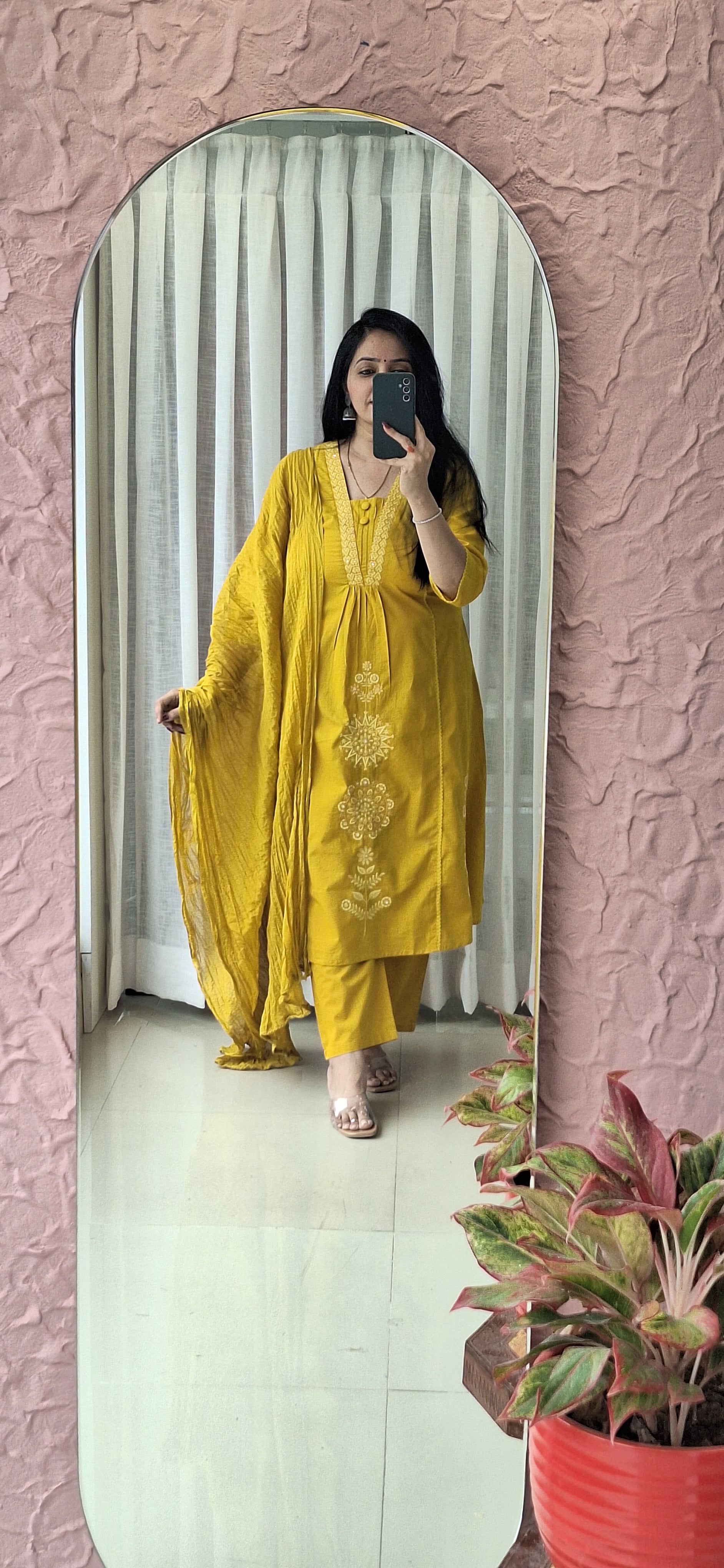 Dupatta Pants Set