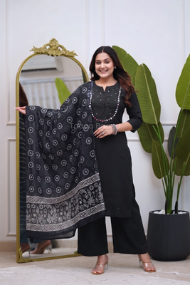 Dupatta Pant Set