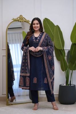 Dupatta Pant Set