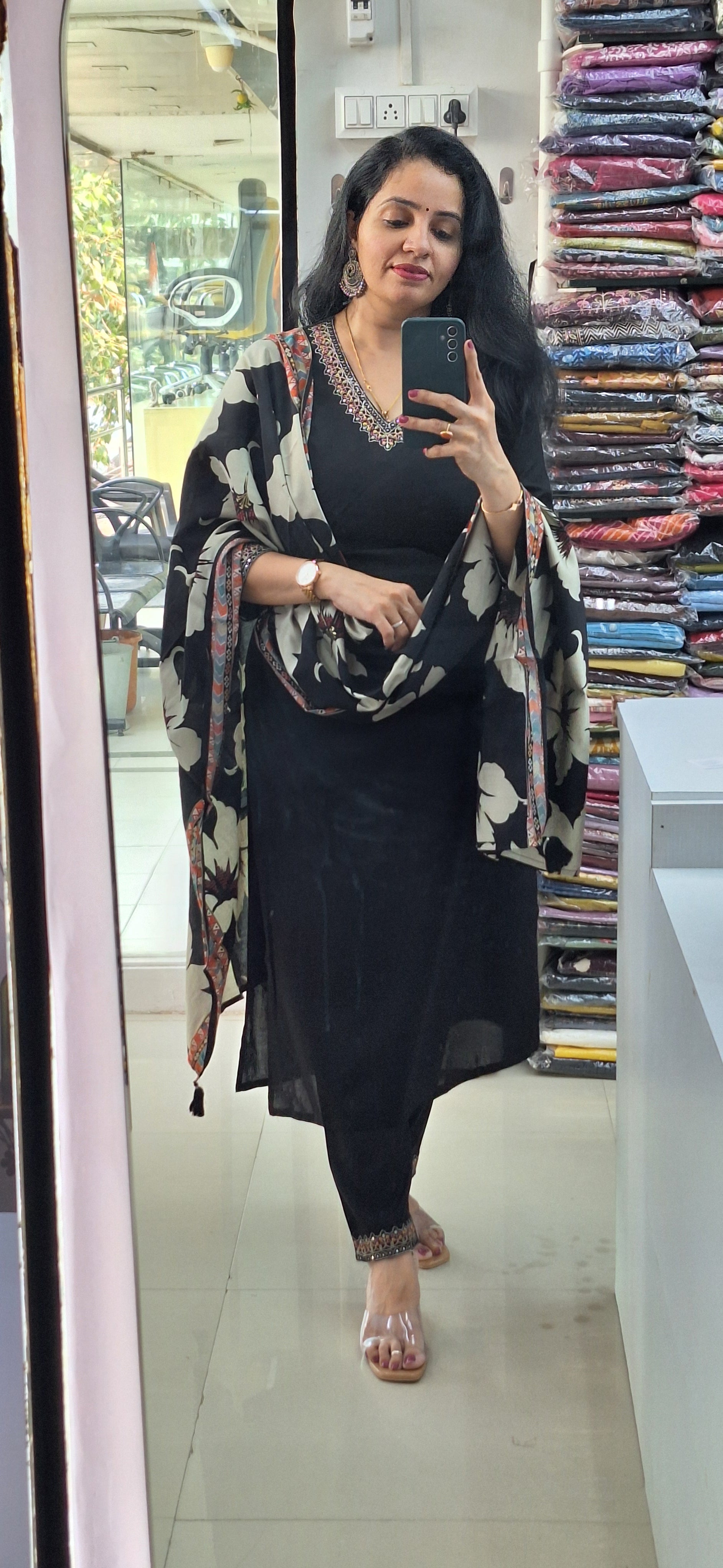 Dupatta Pants Set