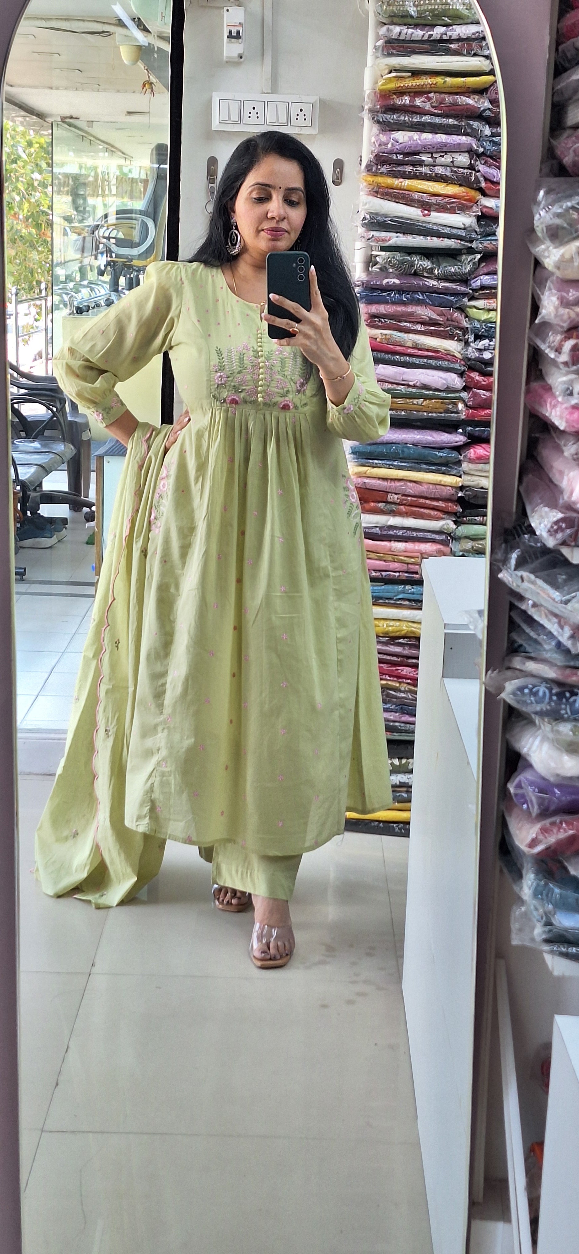 Dupatta Pants Set