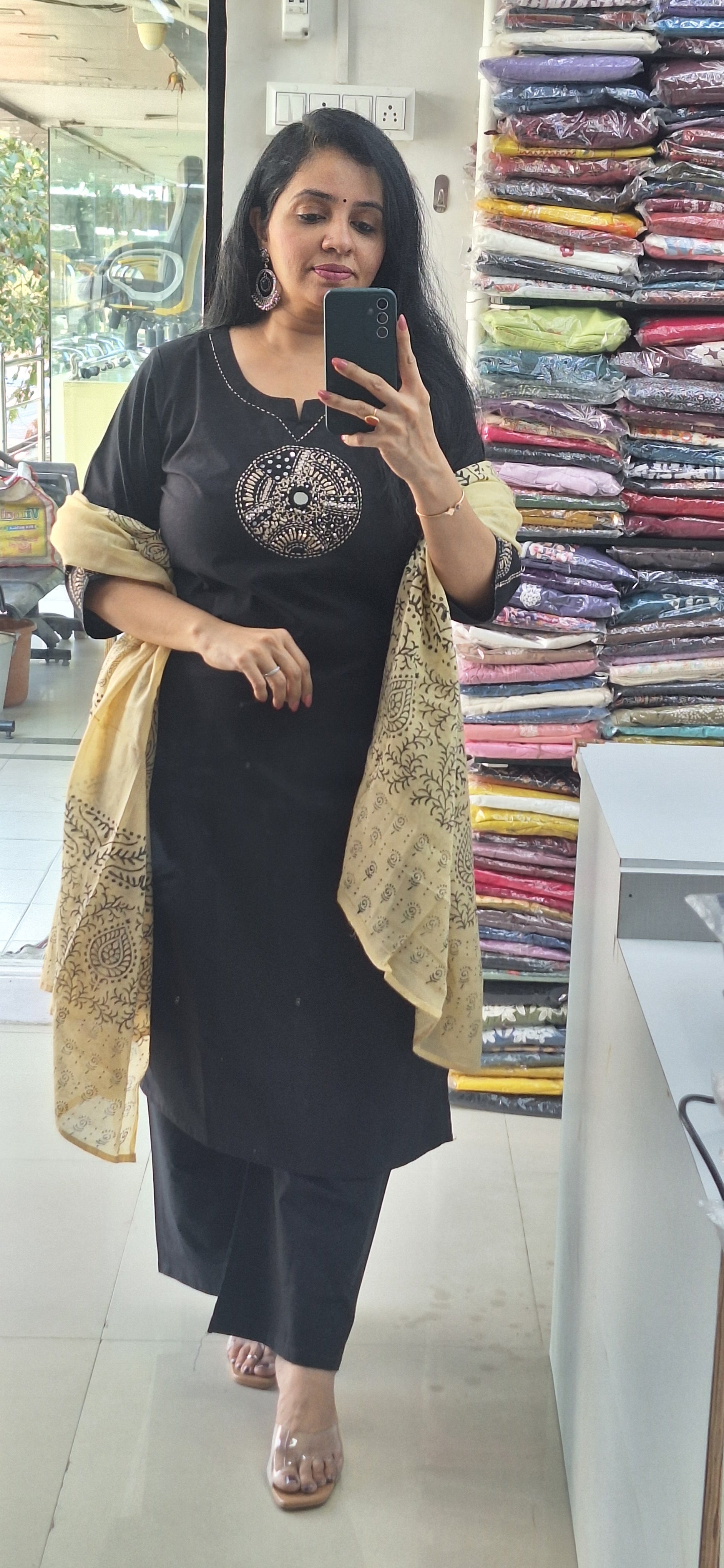 Dupatta Pants Set