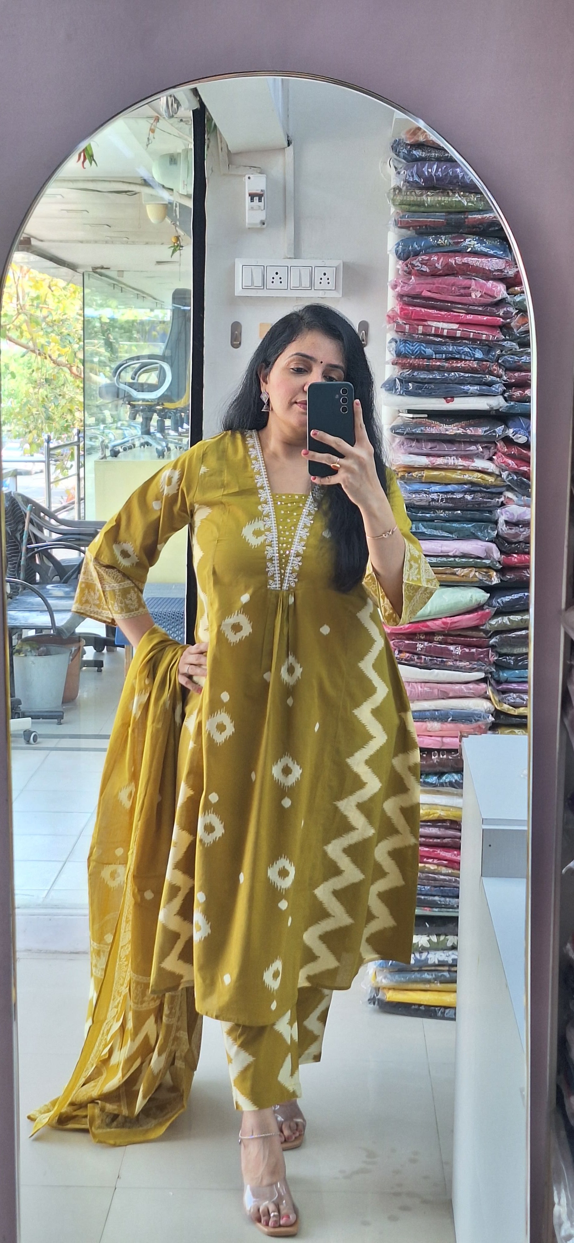 Dupatta Pants Set