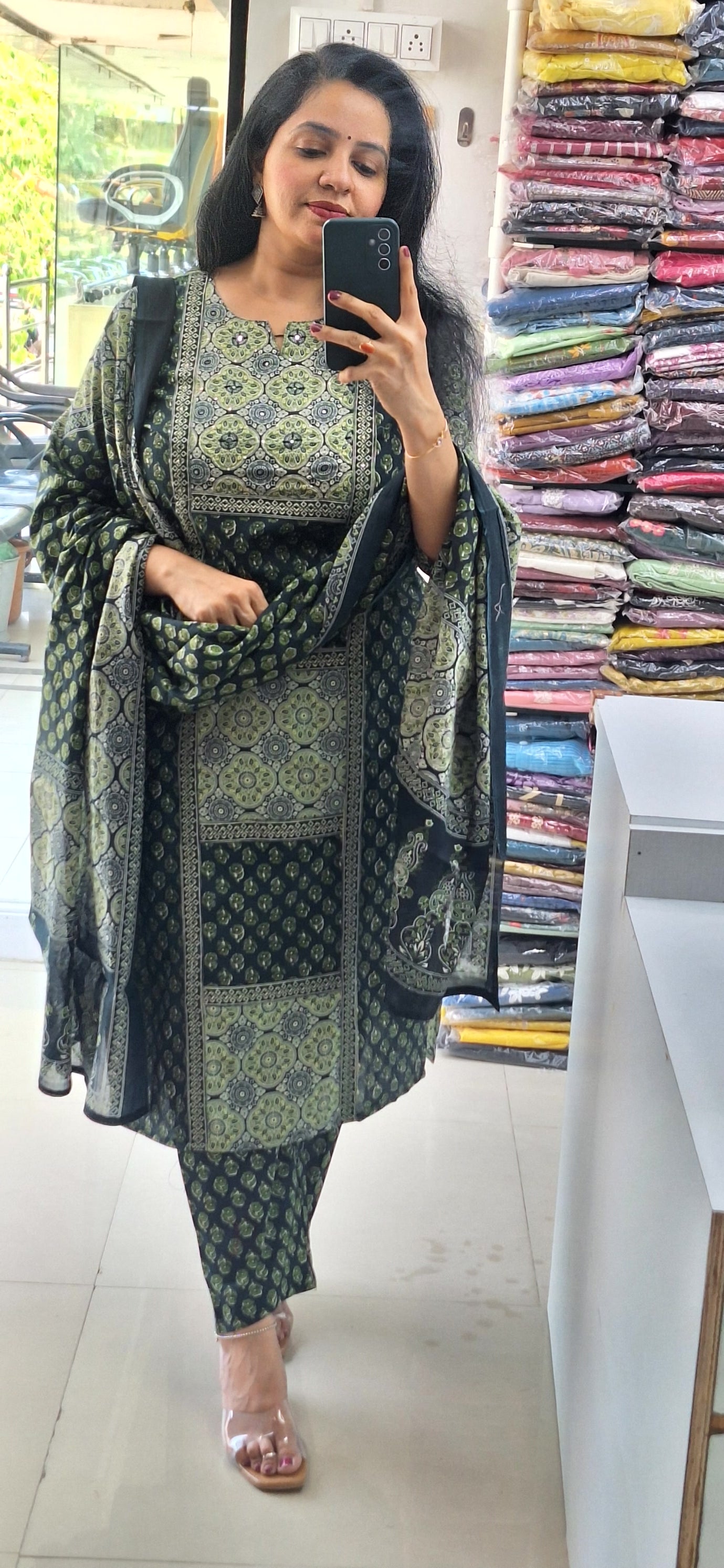 Dupatta Pants Set