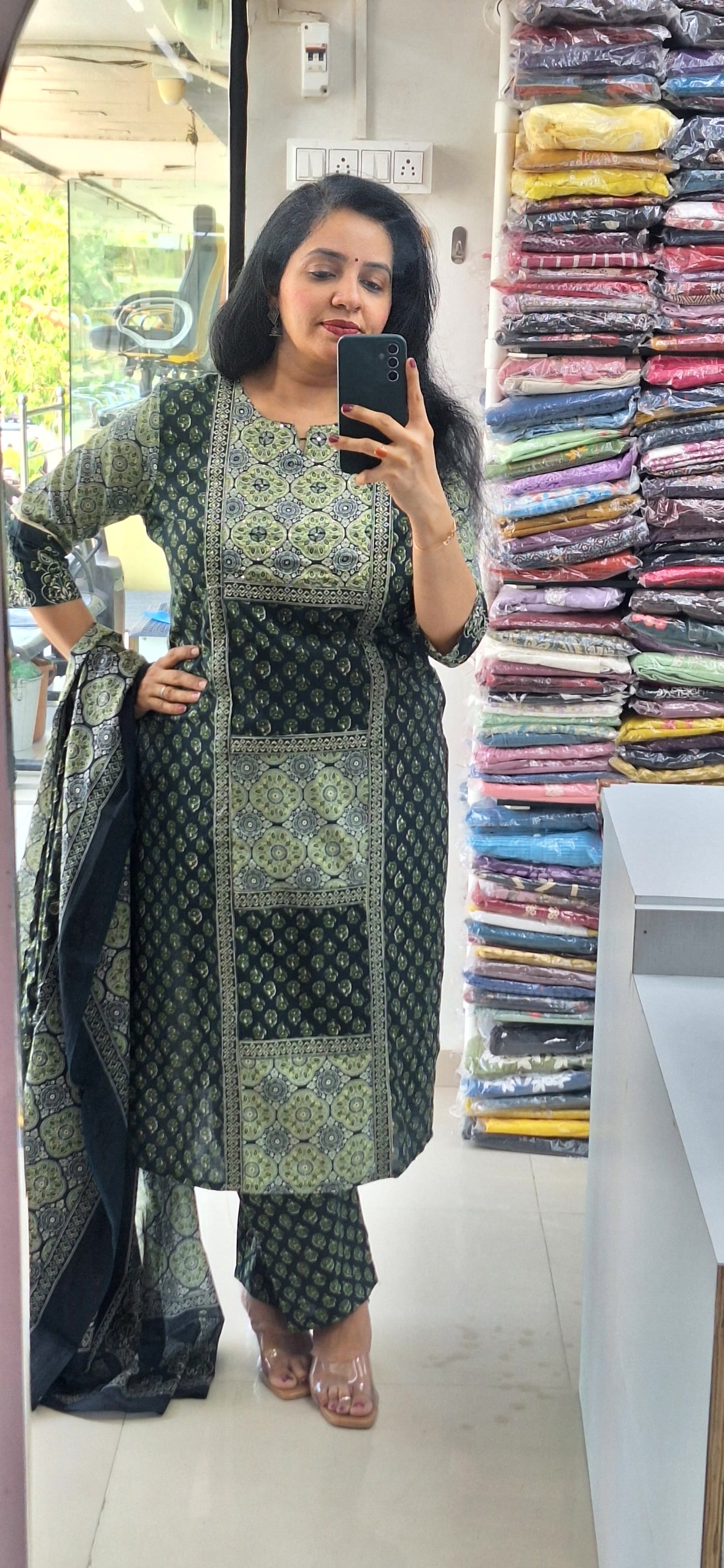 Dupatta Pants Set