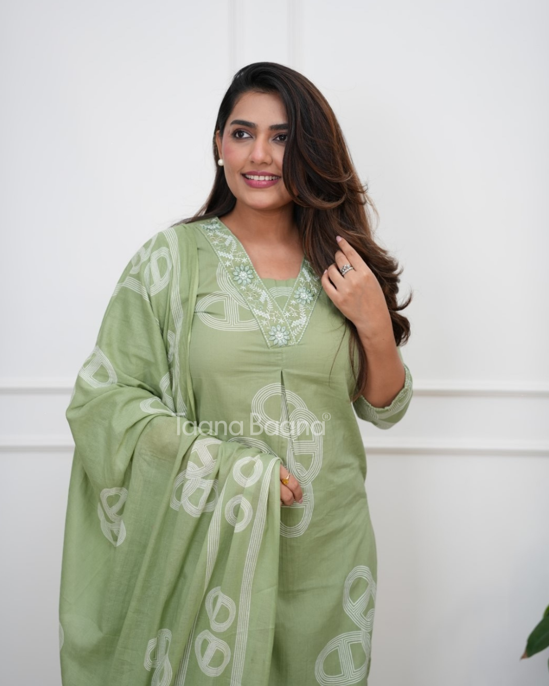 Dupatta Pants Set