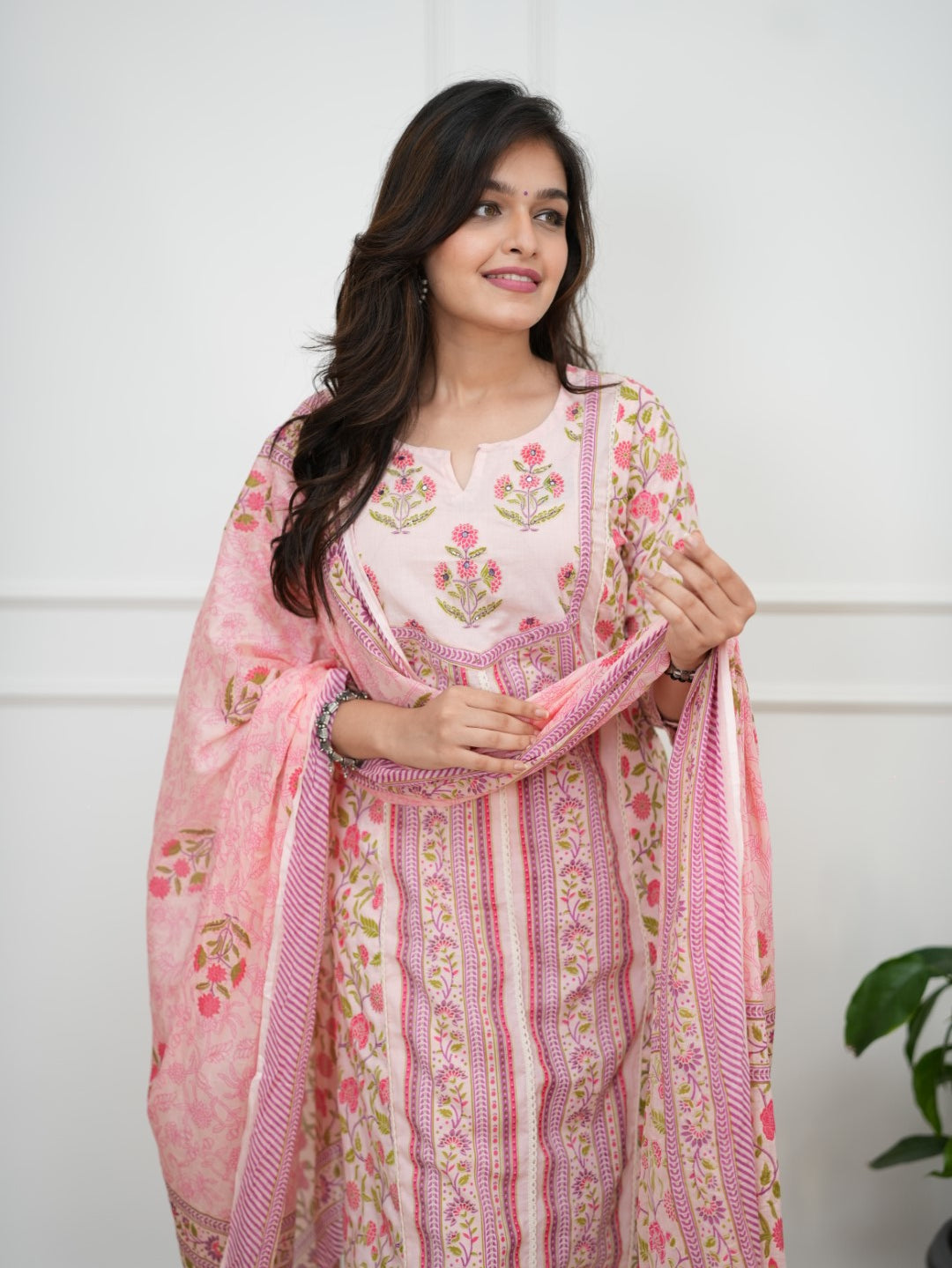 Dupatta Pants Set