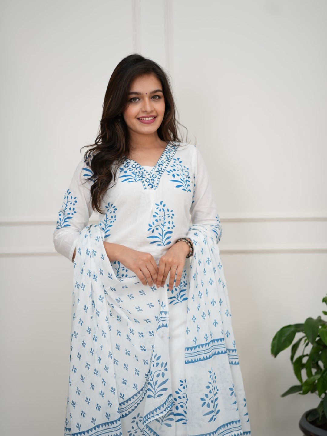 Dupatta Pants Set