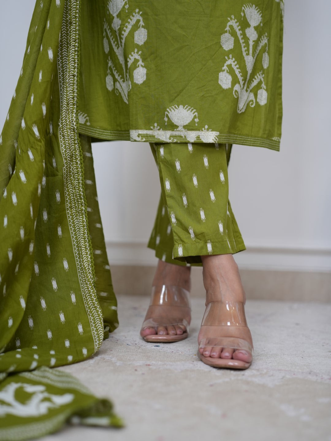 Dupatta Pants Set
