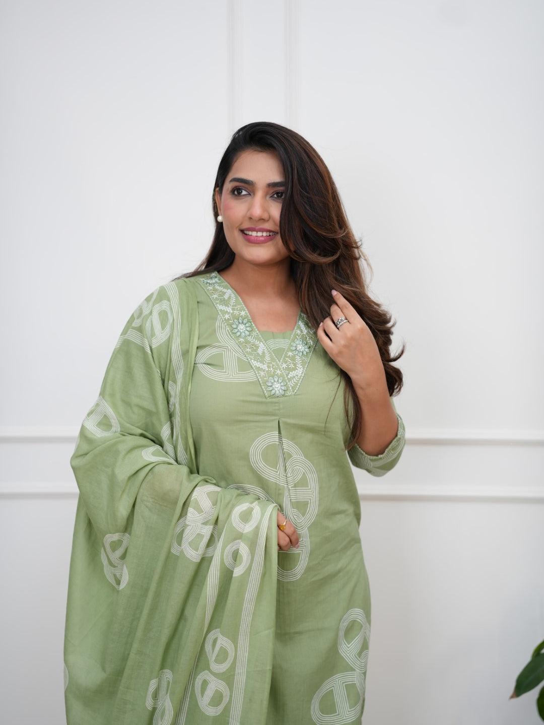 Dupatta Pants Set