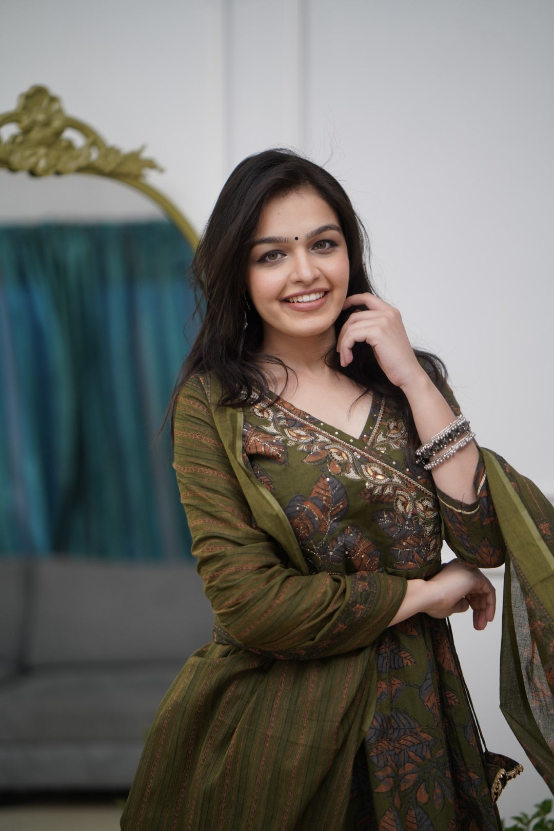 Dupatta Pants Set