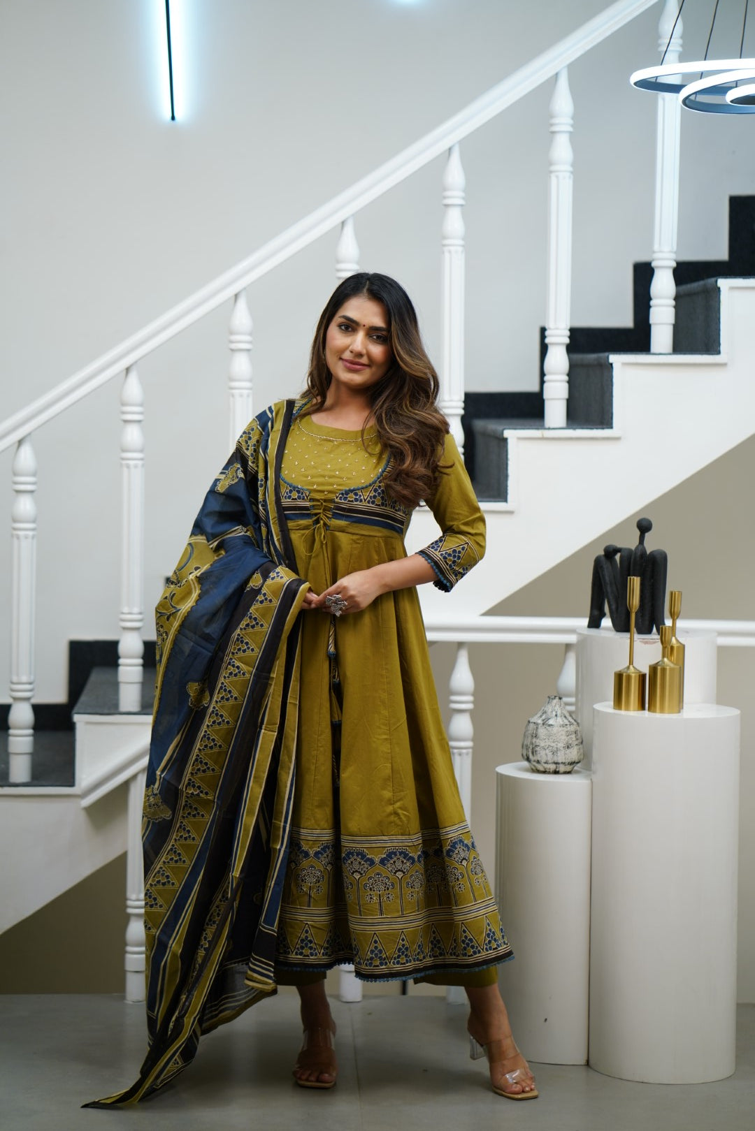 Dupatta Pants Set