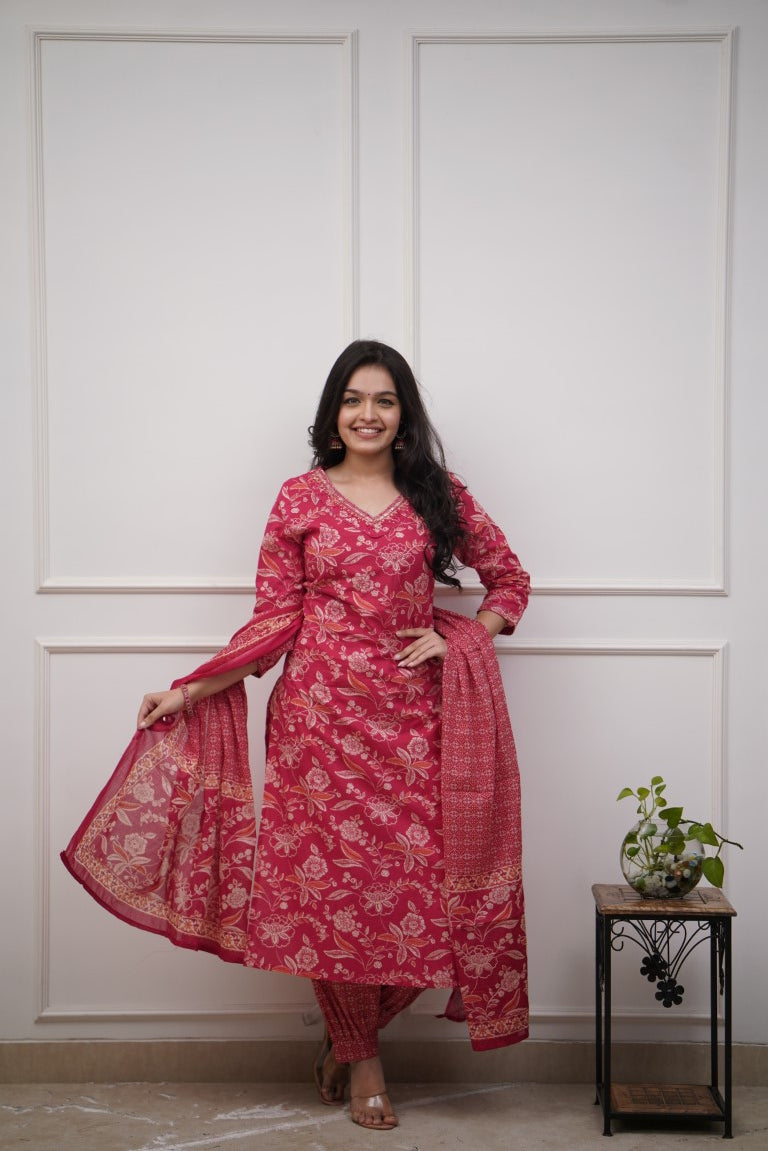 Dupatta Pants Set