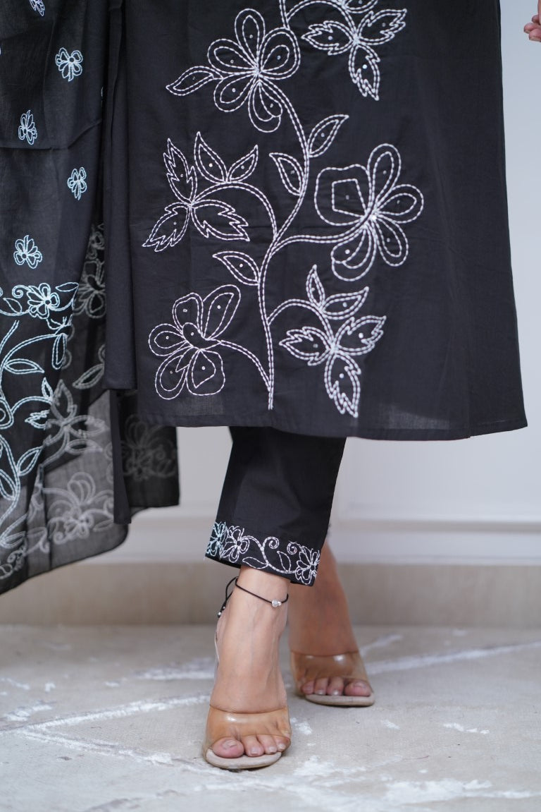 Dupatta Pants Set