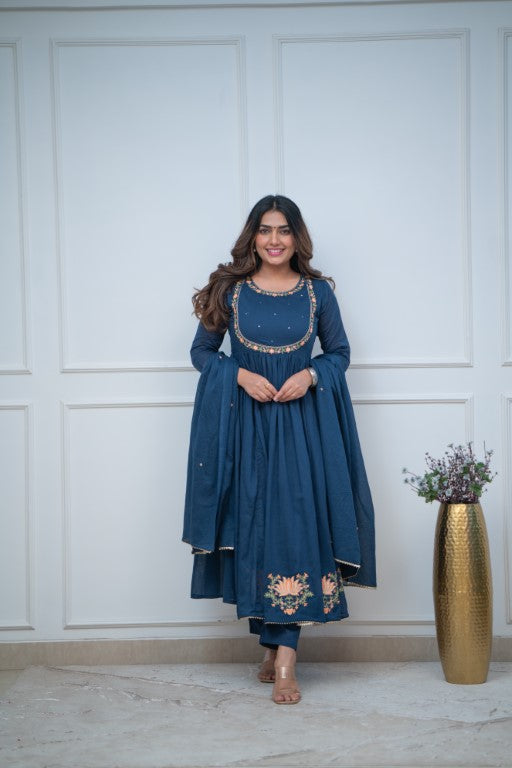 Dupatta Pants Set