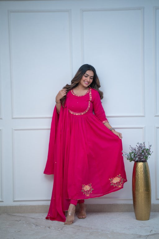 Dupatta Pants Set