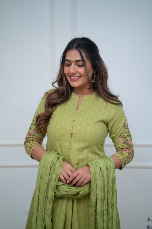 Dupatta Pants Set