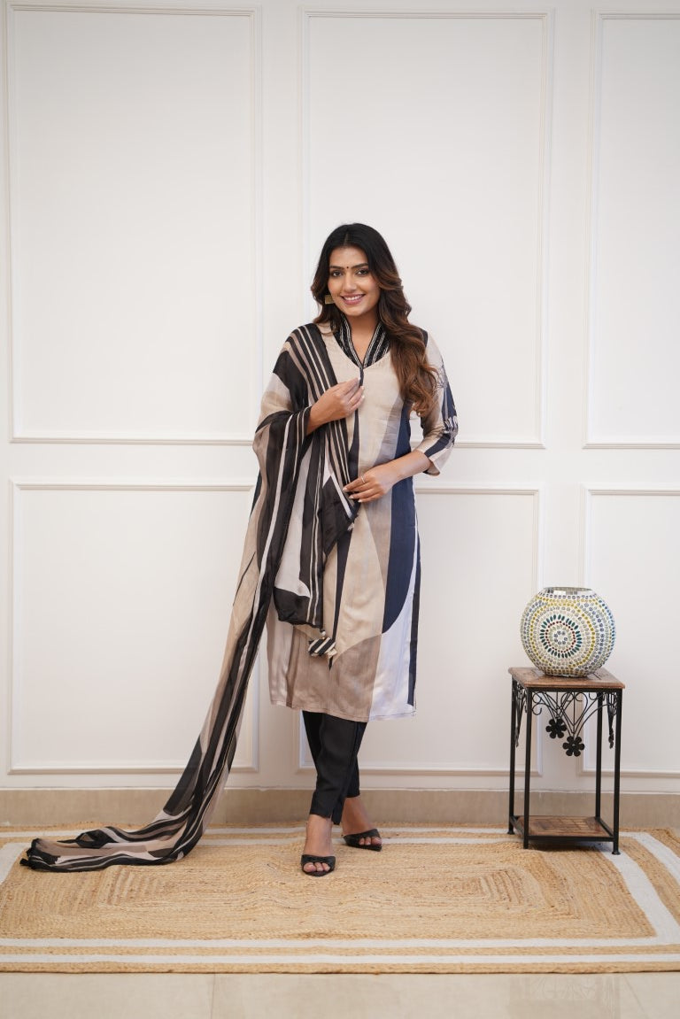 Dupatta Pants Set