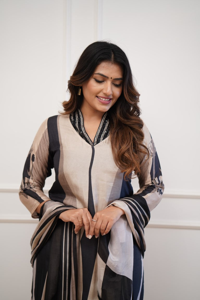 Dupatta Pants Set