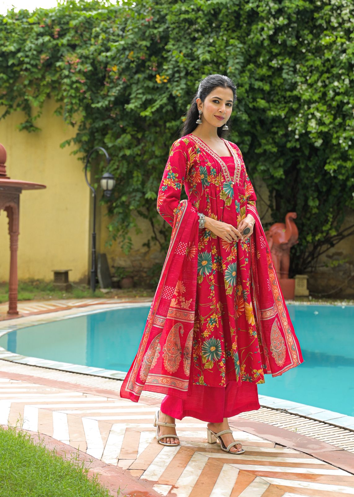 Dupatta Pants Set